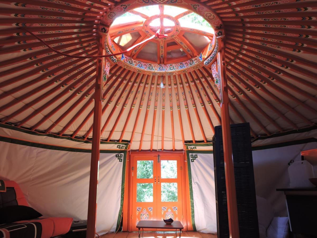 Yourte Mongole Mont-Roc Exterior foto
