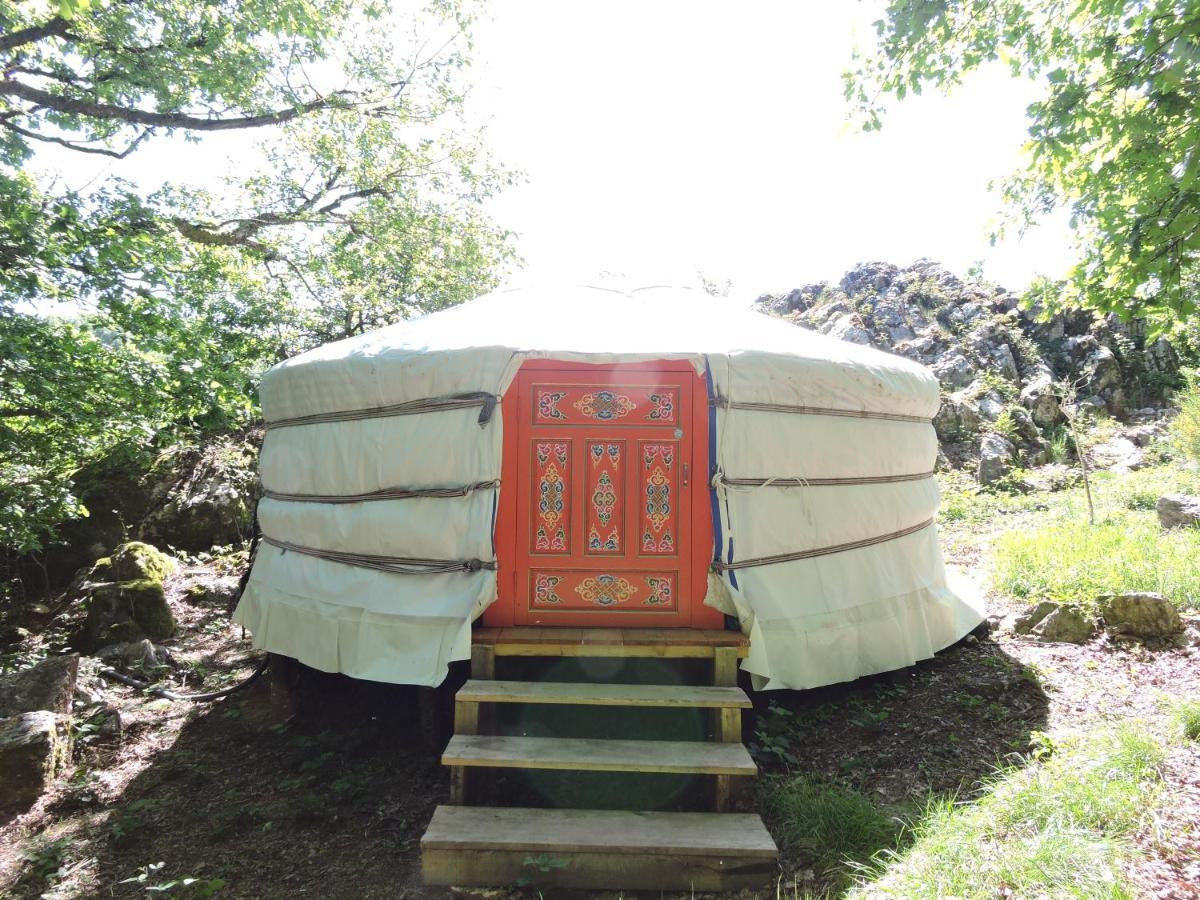 Yourte Mongole Mont-Roc Exterior foto